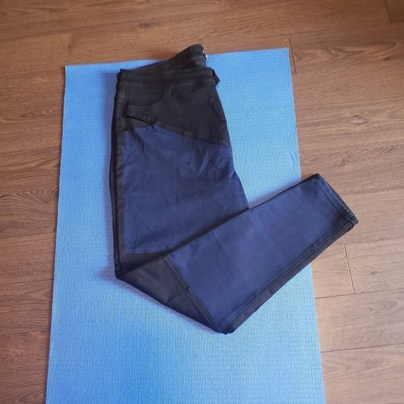 Fashion Nova Open Heart Cutout High Rise Jeans - Picture 9 of 10